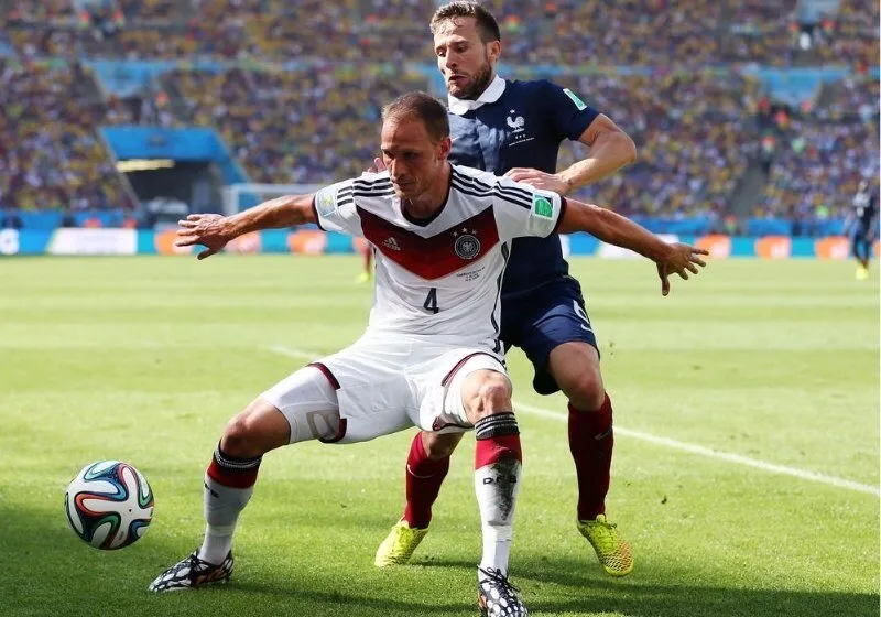 cựu cầu thủ Benedikt Höwedes