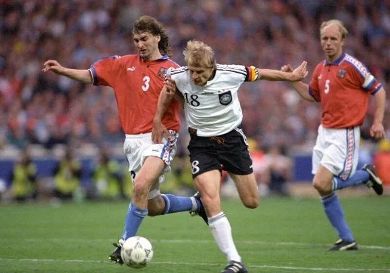 cựu cầu thủ Jürgen Klinsmann