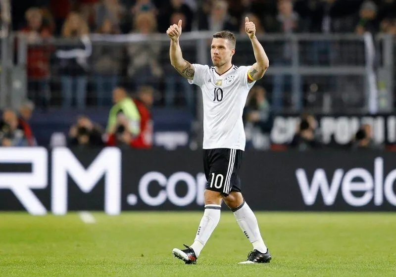 cựu cầu thủ Lukas Podolski