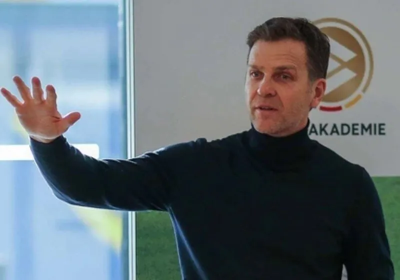 cựu cầu thủ Oliver Bierhoff